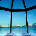 Lyngen Aurora Деревянный коттедж *